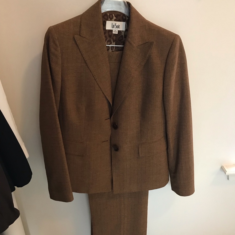 Le Suit Brown Blazer and Pants
